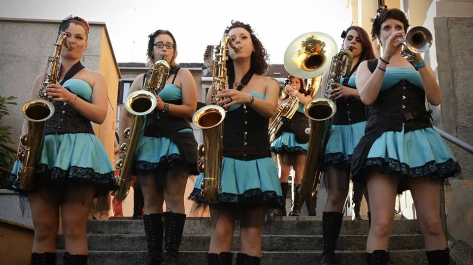 girlesque-street-band-castiglione-della-pescaia